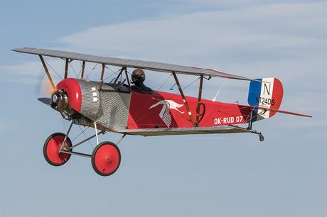 Replika ultralightovho letounu Nieuport 11. Francouzsk sthaka z obdob...