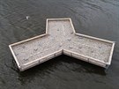 Umělý betonový ostrov na Věstonické nádrži poskytuje bezpečné hnízdiště pro...