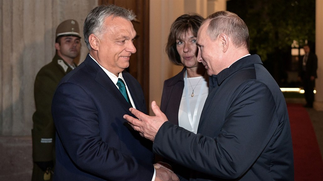 Ruský prezident Vladimir Putin se v Maarsku seel s tamním premiérem Viktorem...