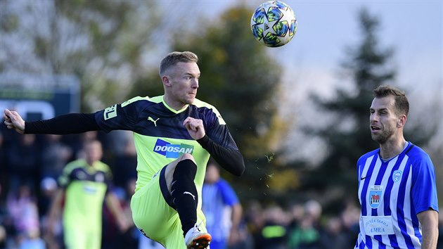 Plzesk Roman Prochzka odehrv m ped Radkem Korbou z Chlumce nad Cidlinou v osmifinlovm utkn nrodnho pohru.