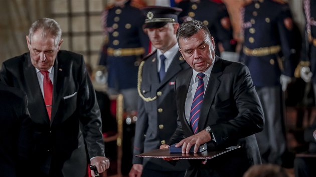 Majitel brn�nsk� stroj�rensk� skupiny Alta
Vladim�r Pla�il dostal medaili Za z�sluhy.