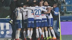 Fotbalisté Baníku Ostrava slaví vítězný gól v prodloužení osmifinálového utkání...