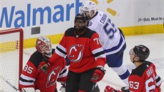Obránce New Jersey Devils P.K. Subban zavírá oi, zápas proti Tamp se mu...