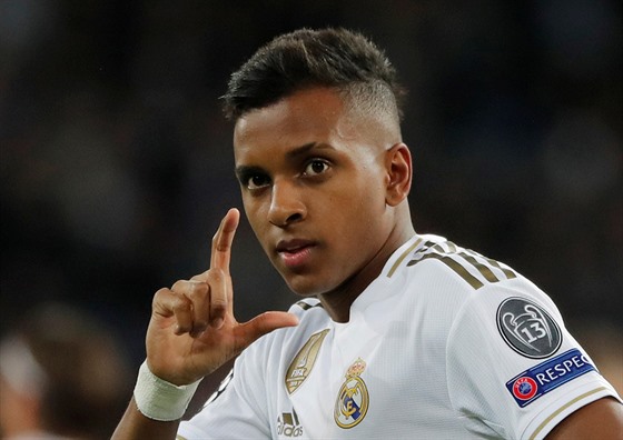 Rodrygo (Real Madrid) se raduje ze své branky do sít Galatasaraye.