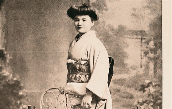 Barbora Markéta Eliášová v Tokiu v roce 1918. Sama přejala japonské zvyky,...