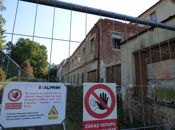 Zpustlé lázně v Bělovsi (21. září 2018)