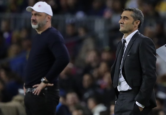 Barcelonský trenér Ernesto Valverde a jeho slávistický protjek Jindich...