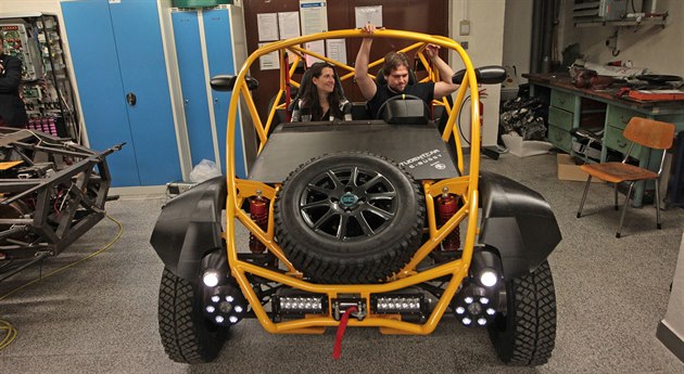 Studenti ostravské technické univerzity z týmu StudentCar vyvinuli a sestavili...