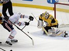 Leon Draisaitl (v bílém) z Edmontonu stílí vítzný gól v prodlouení proti...