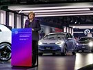 Německá kancléřka Angela Merkelová zahájila výrobu elektromobilu Volkswagen...
