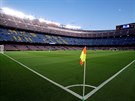 Obrovitý stadion Camp Nou hodiny ped zápasem Ligy mistr mezi Barcelonou a...