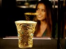 Typickým tvarem pohárů v peruánské historii je kero, toto je zdobené kameny...