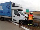 Nehoda nákladního a osobního automobilu na dálnici D1 nedaleko Bezměrova na...