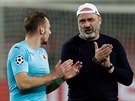 Slávistický trenér Jindich Trpiovský rozebírá bezbrankovou remízu na Camp Nou...