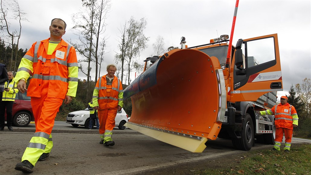 Na zimní údr�bu tuzemských dálnic mají pro leto�ek silni�á�i p�ipraveno po celé...