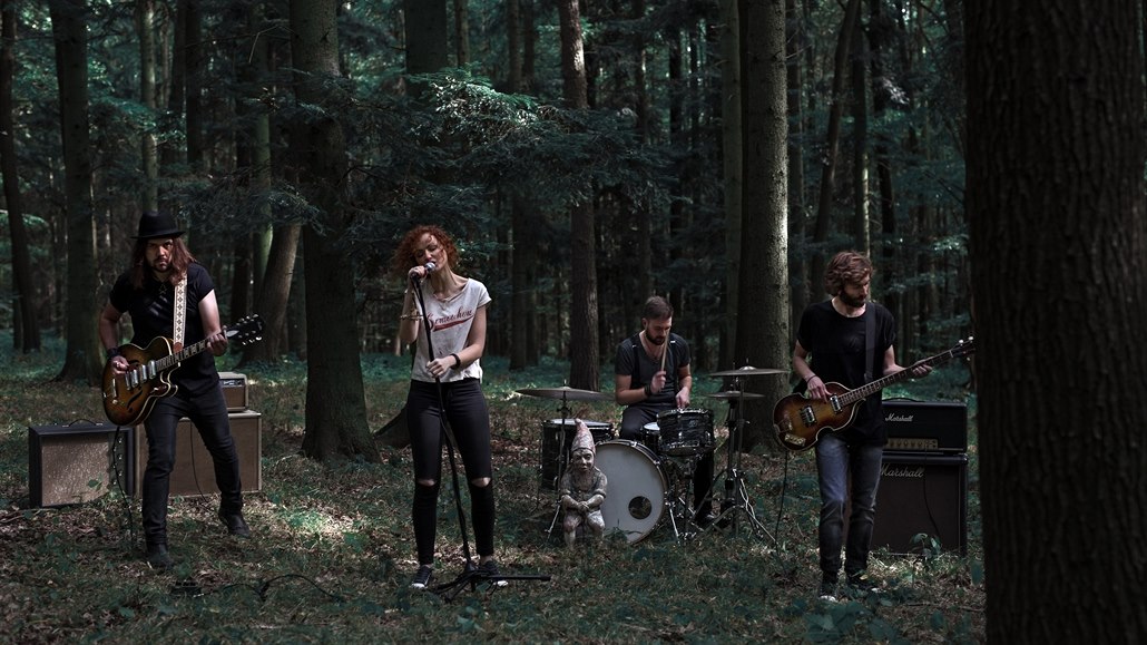 Comeback kapely November 2nd avizuje řízná hitovka I Feel Love
