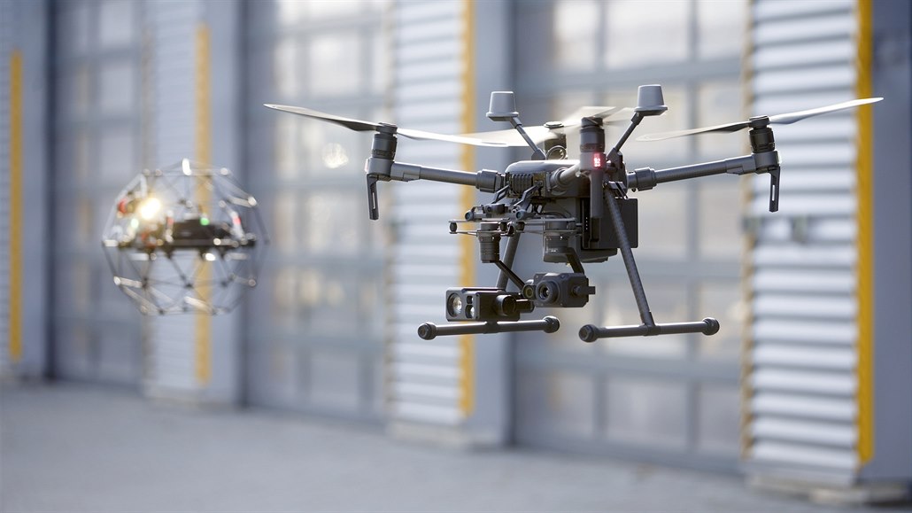 Až 50 tisíc lidí čeká nyní registrace jejich dronů a testy. Budou mít čísla