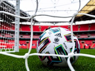 Adidas Uniforia, oficiální míč mistrovství Evropy 2020.