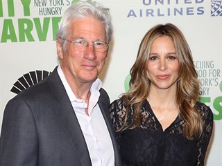 Richard Gere a Alejandra Silva (New York, 30. dubna 2019)