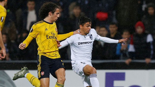 Matteo Guendouzi z Arsenalu napad Rochinhu z Guimaraese.