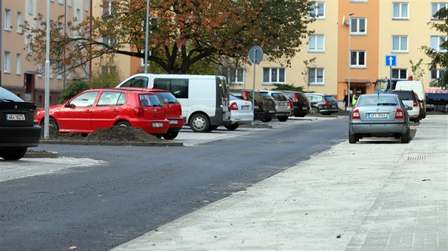 Zven potu parkovacch mst v chebsk ulici V Zahradch.