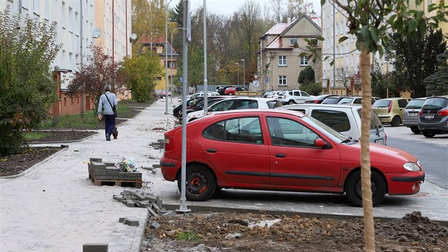 Zven potu parkovacch mst v chebsk ulici V Zahradch.