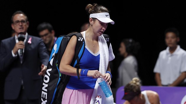 Švýcarka Belinda Bencicová vzdala semifinále na Turnaji mistryň kvůli zranění.