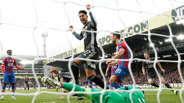 ağlar Sync z Leicesteru (uprosted) slav trefu do st Crystal Palace.