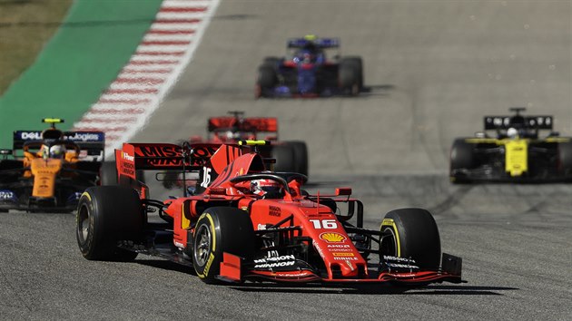 Charles Leclerc z Ferrari bhem Velk ceny USA.