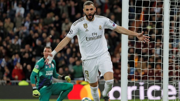 Francouzsk tonk Karim Benzema (Real Madrid) prostelil Fernanda Musleru v brance Galatasaraye Istanbul.