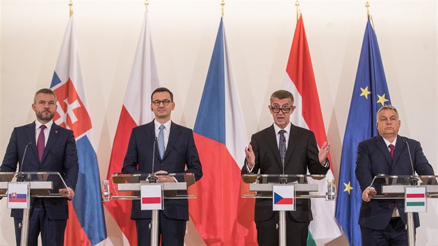 Slovensk premir Pellegrini, polsk premir Morawiecki, esk premir Andrej Babi a maarsk protjek Orbn se setkali na summitu V4 a Ptel koheze.