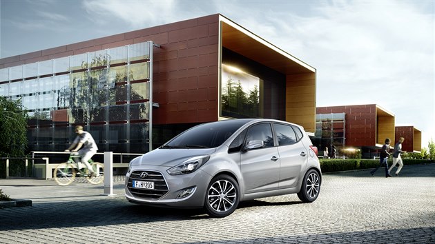 Hyundai ix20 je auto vhodn� do m�sta.