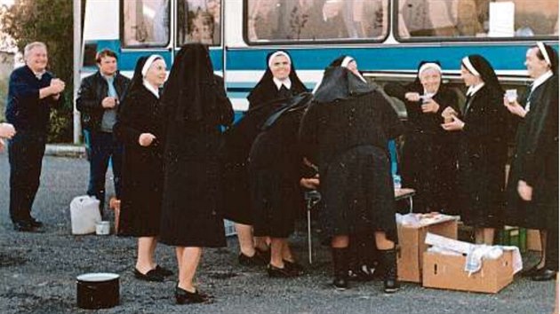 dov sestry z Velehradu vyrazily v listopadu 1989 na svatoeen Aneky esk do ma.