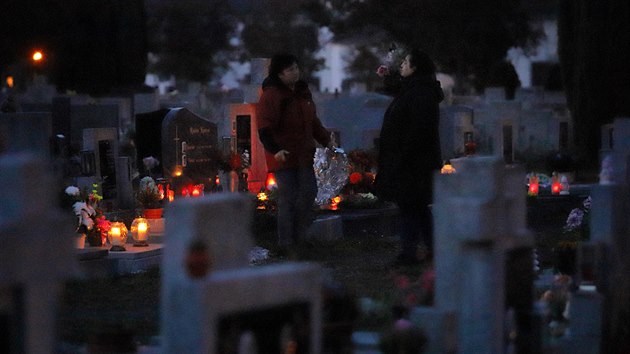 H�bitov p�ed Du�i�kami v Chebu (31.10.2019)