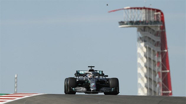 Lewis Hamilton z Mercedesu během tréninku v Austinu