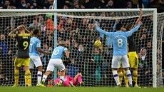 Hrái Manchesteru City slaví gól proti Southamptonu.