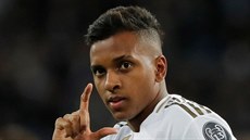 Rodrygo (Real Madrid) se raduje ze své branky do sít Galatasaraye.