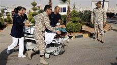 Jordántí záchranái peváejí do nemocnice turisty zranné pi útoku ve mst...