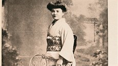 Barbora Markéta Eliáová v Tokiu v roce 1918. Sama pejala japonské zvyky,...
