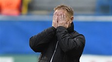 Teplický trenér Stanislav Hejkal nem��e uv��it, co jeho sv��enci na h�i�ti...