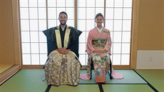 Čajový rituál v kimonech ze Sharakukan v Kisarazu