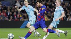 Lionel Messi v dresu Barcelony zakonuje na slávistickou bránu poté, co unikl...