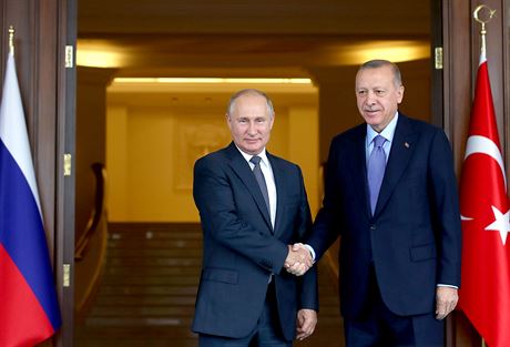 Vladimir Putin a Recep Tayyip Erdogan pi setkání v turecké Ankae (16. záí...