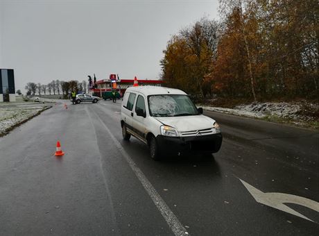 Stet s osobním automobilem nepeil chodec v Milevsku.