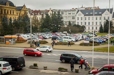 Senováné námstí. Po úpravách pojedou vozidla MHD snadnji od Metropolu smrem k pot.