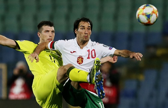 Ondej Kúdela v dresu eské fotbalové reprezentace (vlevo).