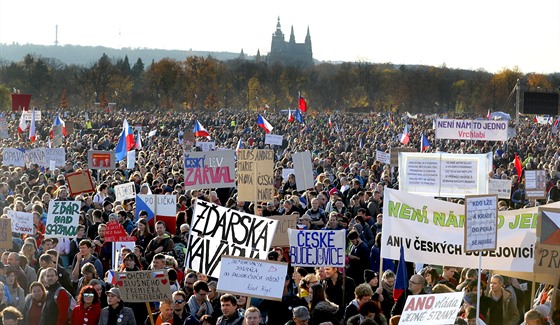 Demonstrace za demokracii, kterou na praské Letné poádá iniciativa Milion...
