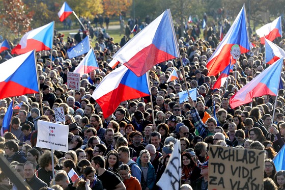 Demonstrace za demokracii, kterou na prask Letn pod iniciativa Milion...