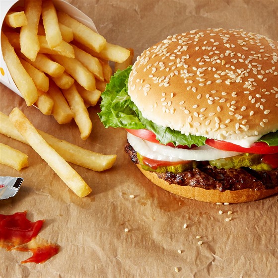 Rebel Whopper má být od klasického burgeru k nerozeznání.