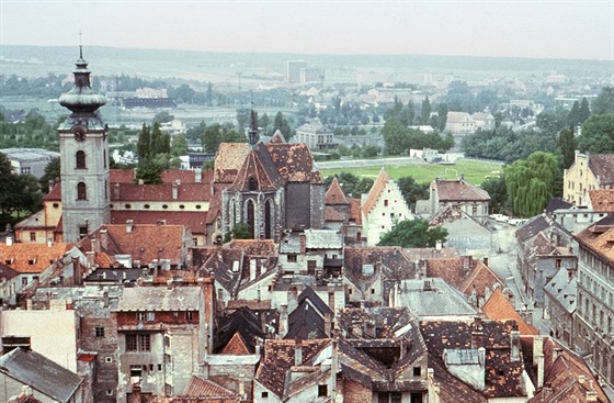 Budjovice, Rok 1965. Pohled z ern ve smrem na vchodn stranu. V pozad...